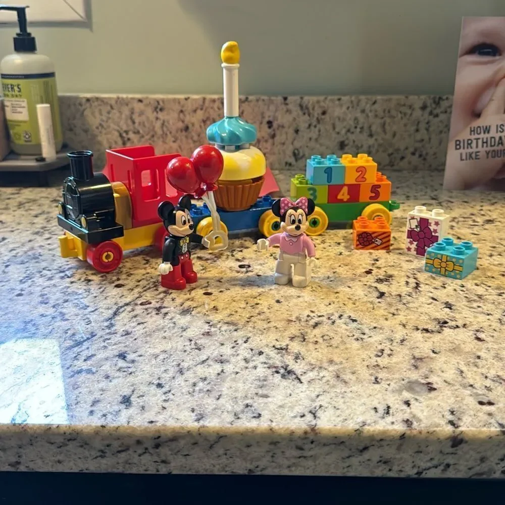 Lego Duplo Mickey and Minnie Birthday Parade